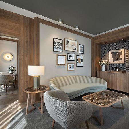 The Westin Madrid Cuzco Hotell Exteriör bild