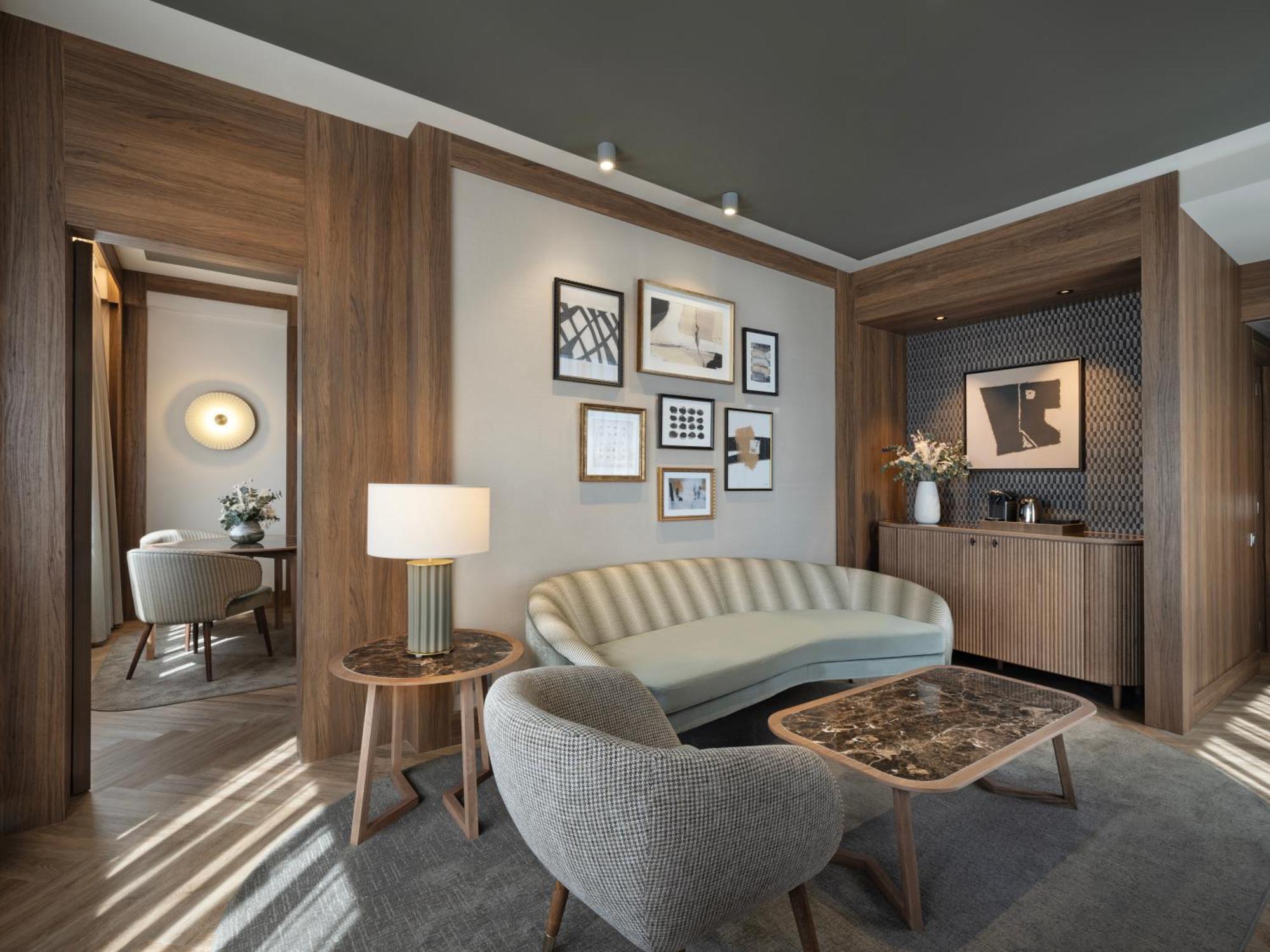 The Westin Madrid Cuzco Hotell Exteriör bild