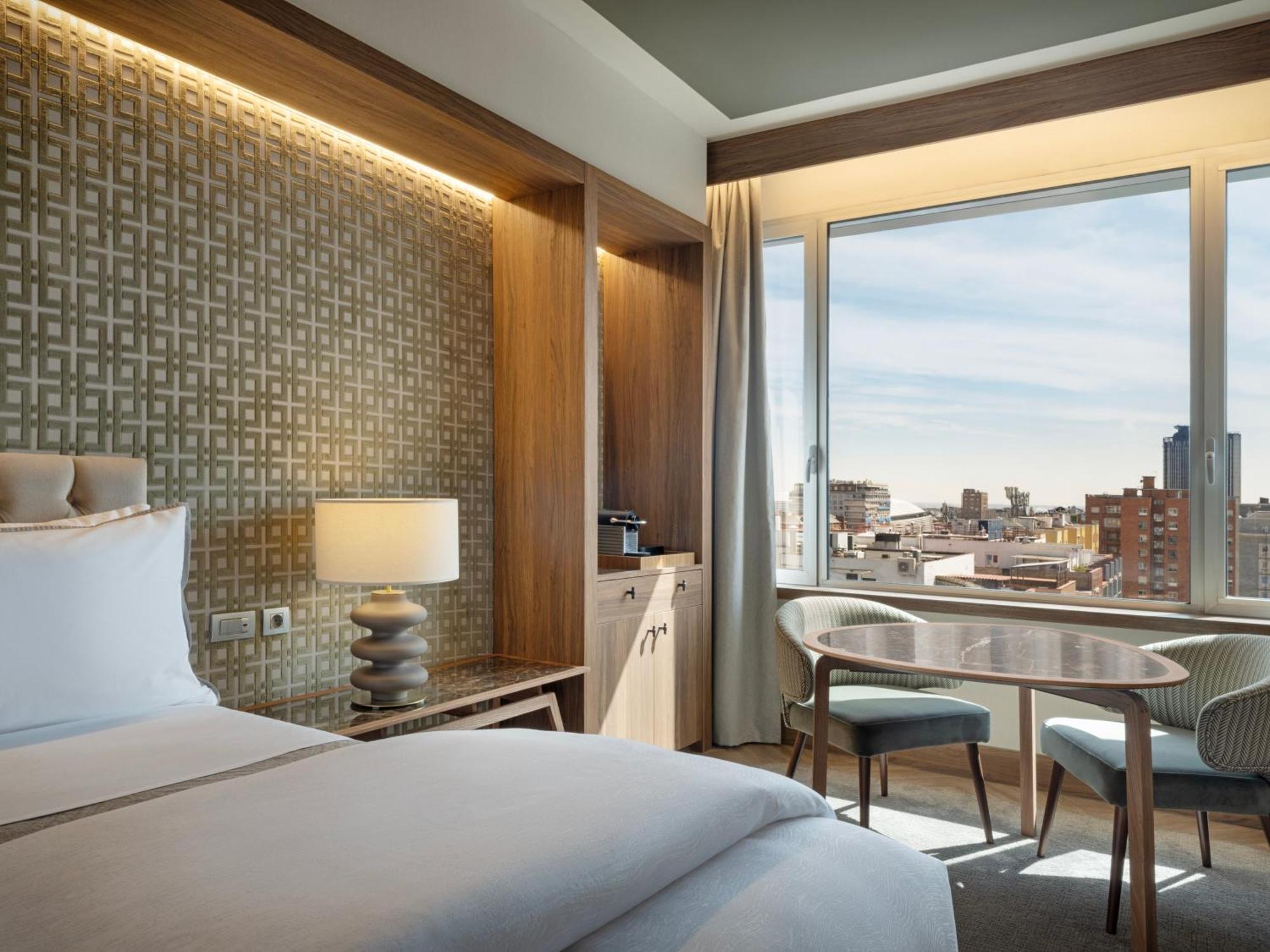 The Westin Madrid Cuzco Hotell Exteriör bild