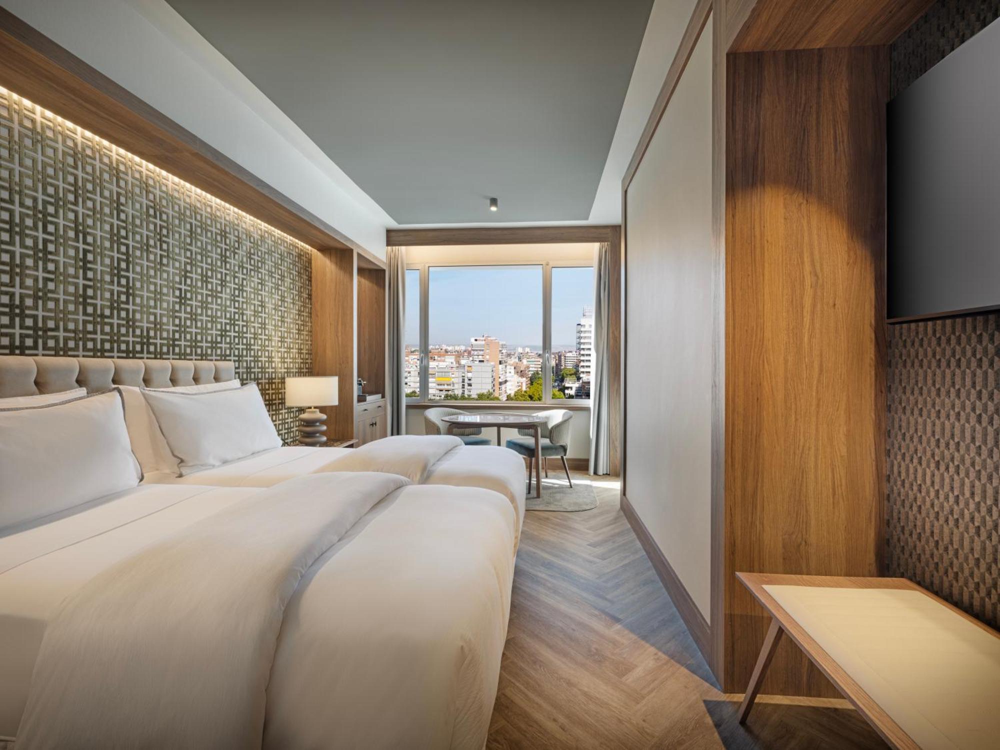 The Westin Madrid Cuzco Hotell Exteriör bild