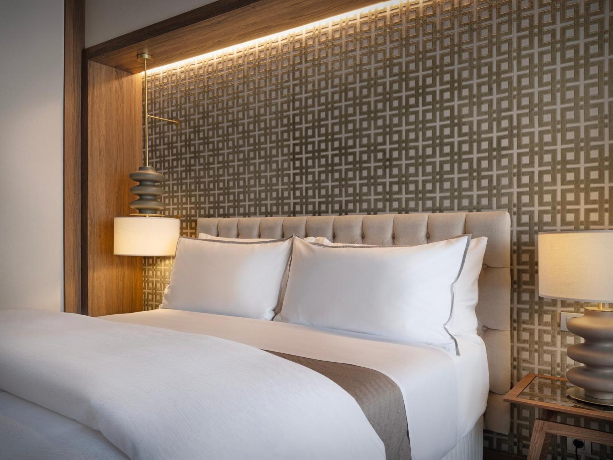 The Westin Madrid Cuzco Hotell Exteriör bild