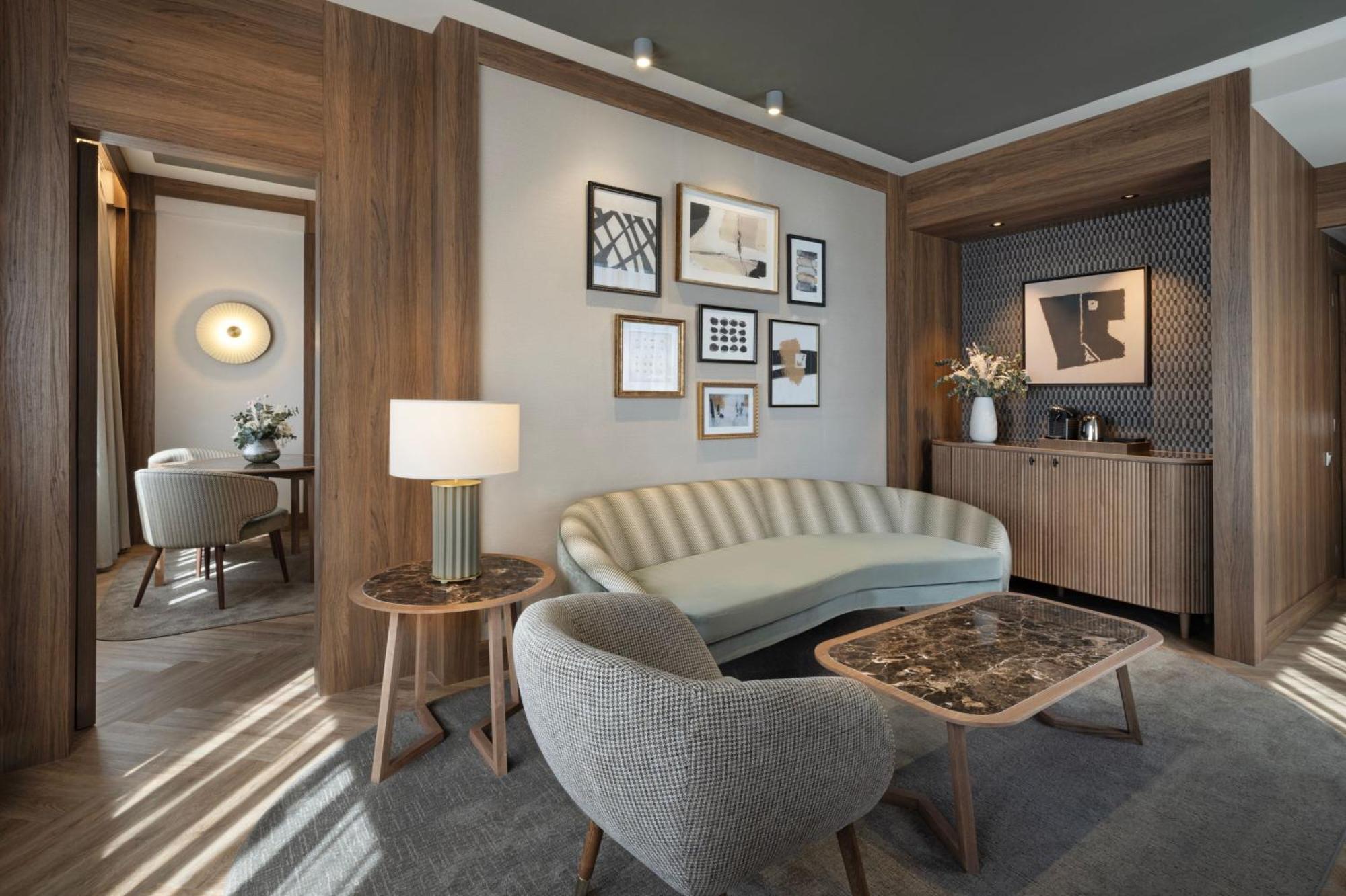 The Westin Madrid Cuzco Hotell Exteriör bild