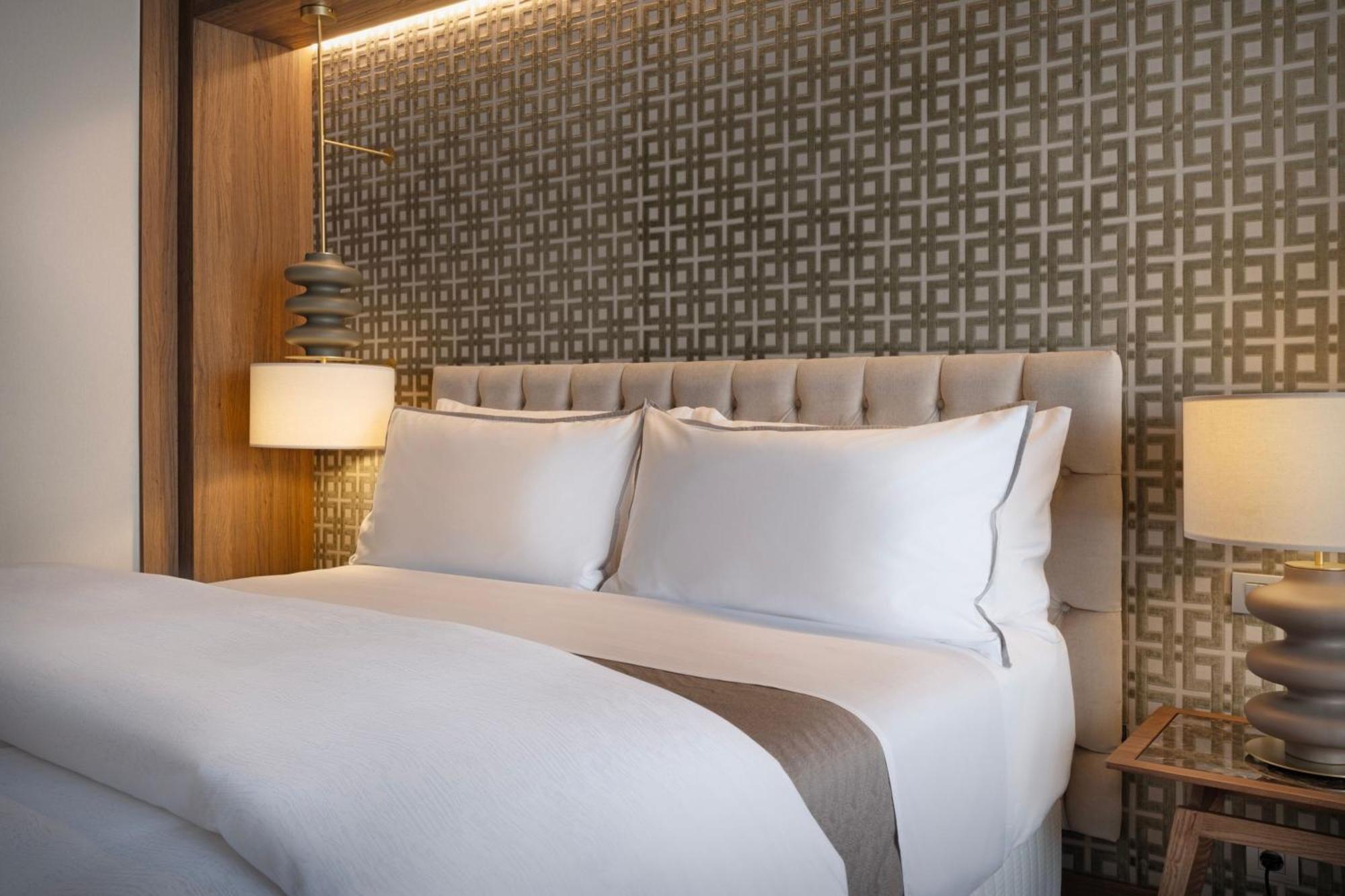 The Westin Madrid Cuzco Hotell Exteriör bild