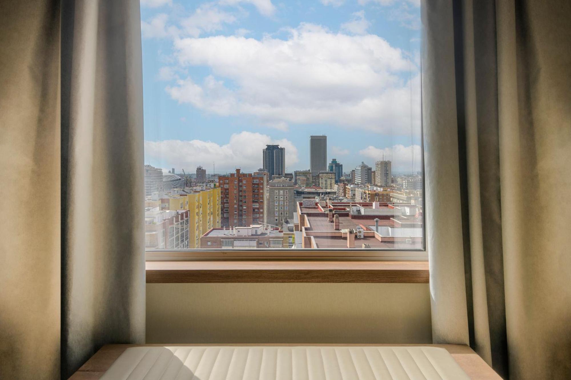 The Westin Madrid Cuzco Hotell Exteriör bild